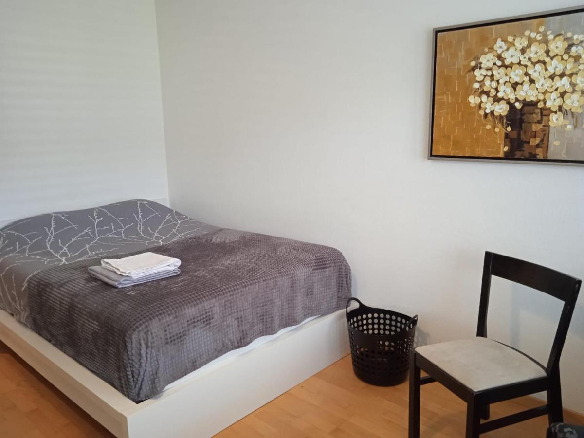 Studio Flat In The Heart Of Zug, Ideal For Solo Travellers Apartman Kültér fotó